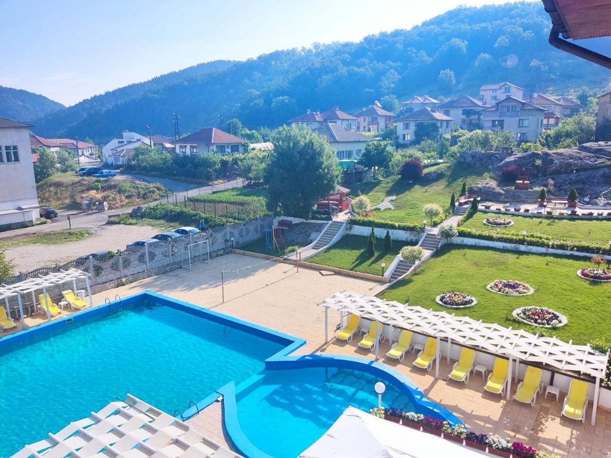 Hotel Elit 키르코보 외부 사진