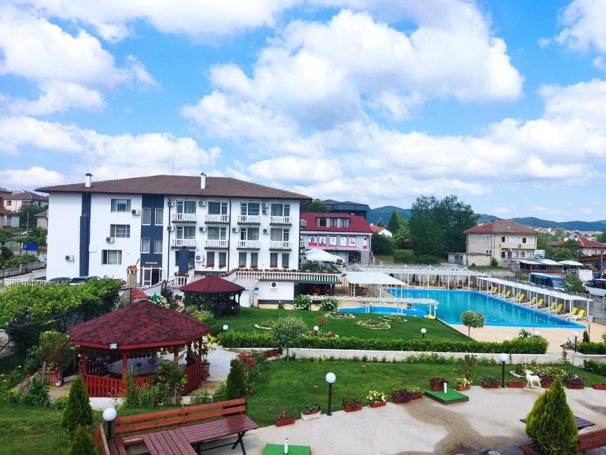 Hotel Elit 키르코보 외부 사진