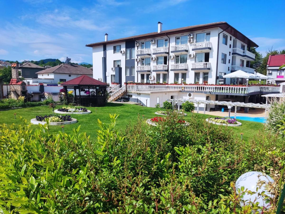 Hotel Elit 키르코보 외부 사진